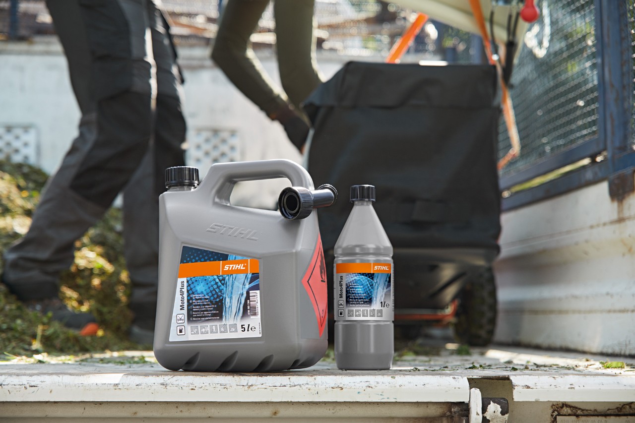 STIHL Moto4Plus бензин за моторни алати во канистер 