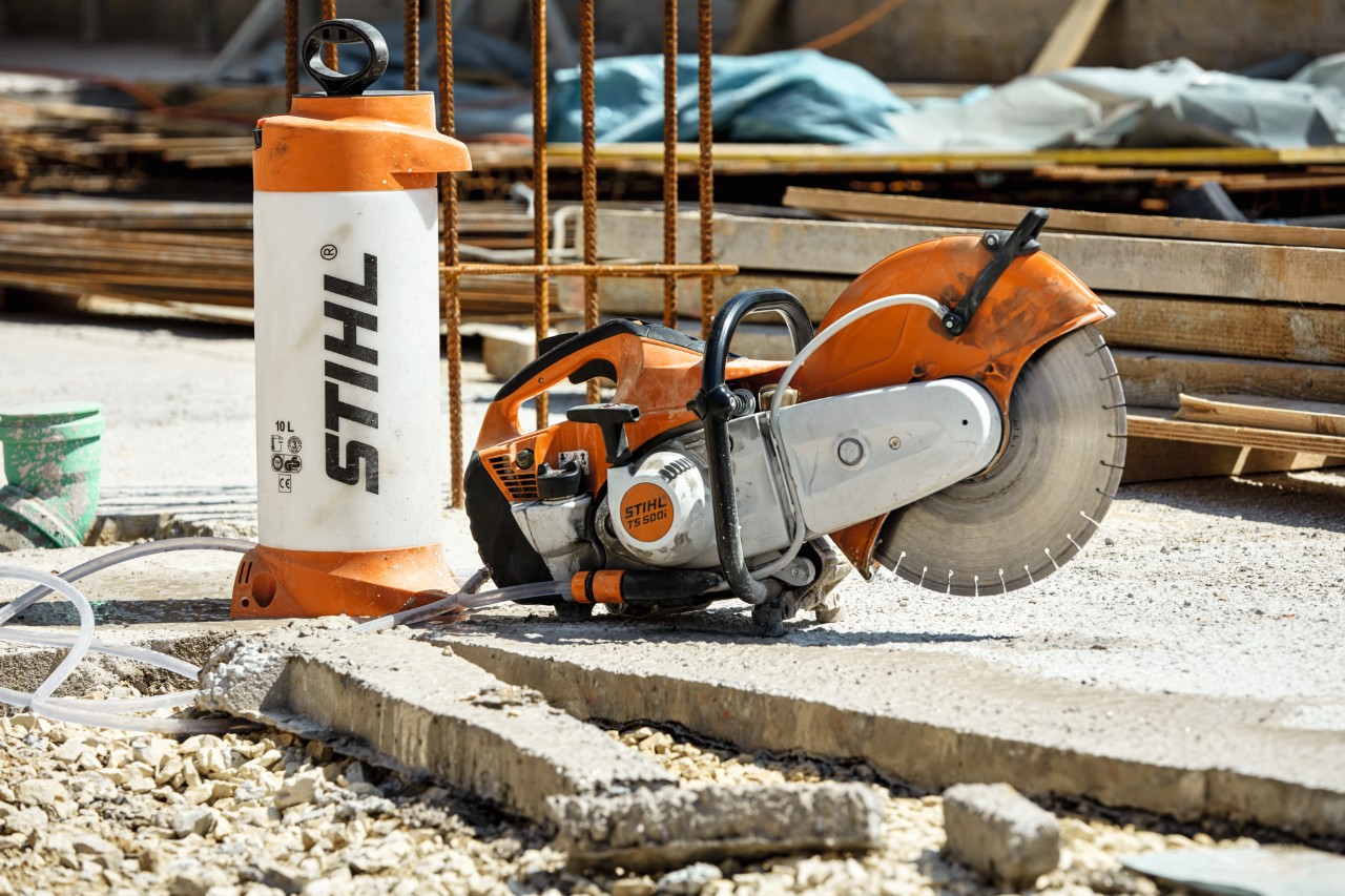 Машини за сечење на бензински погон STIHL TS 500i на градилиште