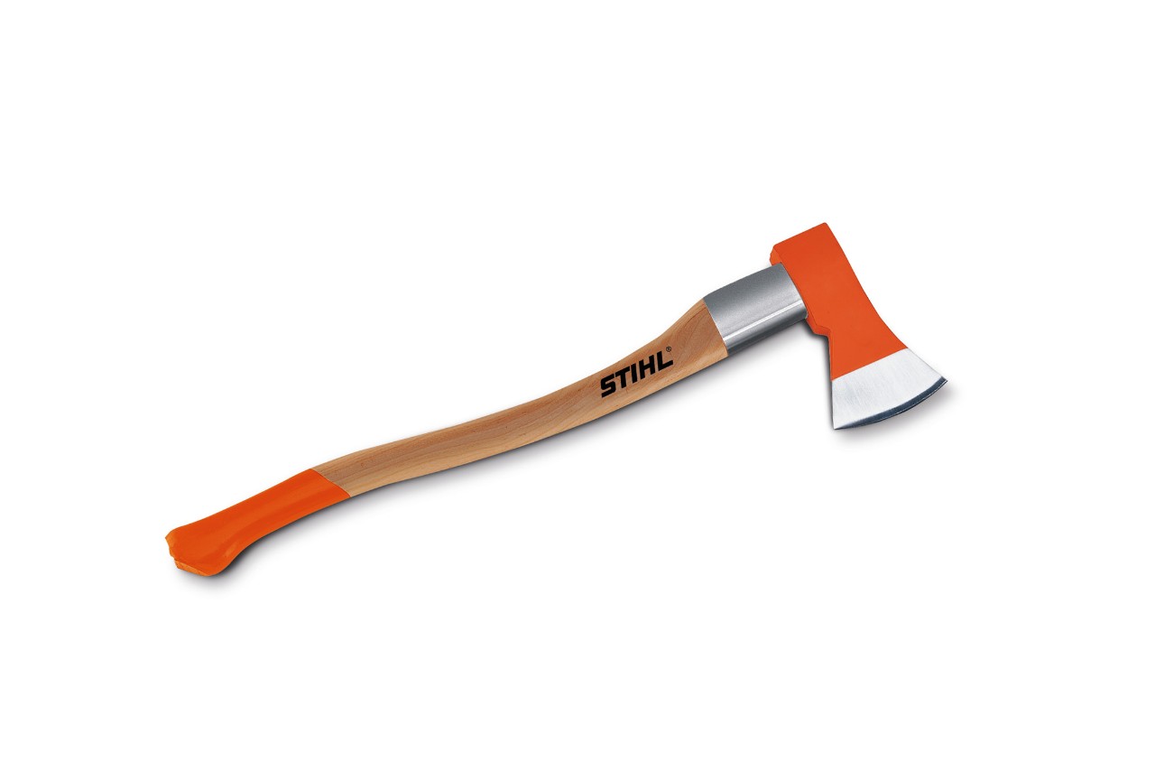Шумска секира STIHL AX 16 на бела позадина